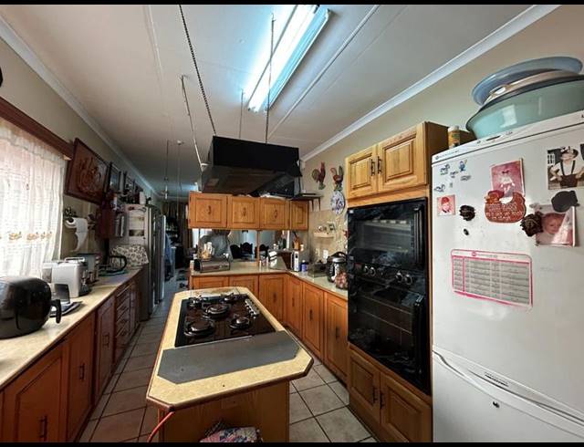 4 BEDROOM HOUSE FOR SALE IN BRITS CENTRAL